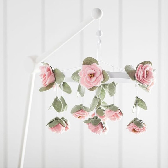 Pottery Barn kids Felted Pink Roses Musical Baby Crib Mobile with arm included - Picture 3 of 4